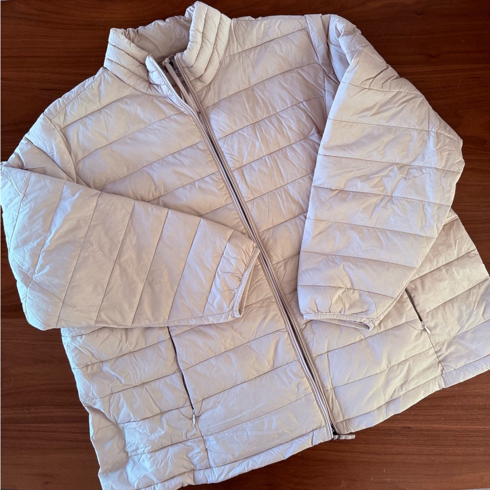 Amazon Essentials Packable Beige Quilted Jacket - image 1